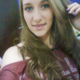 escorpiana, 18 anos, bipolar, engraçada, irritada, amor, doce, música, sonhos, namorada do lindo do @f_gervazoni *-*.