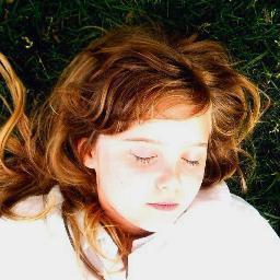 _IdontBelieve_'s profile picture. 13. Hija de Wendy. Mi apellido no lo sabe ni el coco. Soy la primera niña perdida. No tengo infancia porque maduré antes de tiempo. #RP #PeterPan