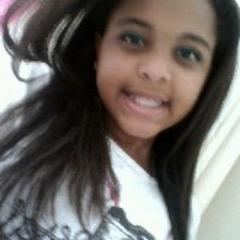 Eu adoro a Manu Gavassi , a jack , a Mirelly e minhas outras amiigas .