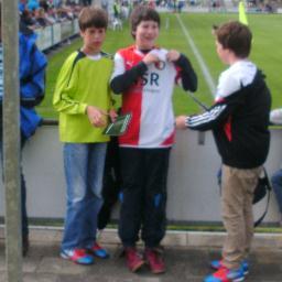 Speler bij W.IJ.C. C1, 14 jaar.
CSG Dingstede, HAVO. Feijenoord, Jordy Clasie/Graziano Pellé. playstation 3, fifa 13.