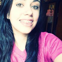 É fácil demais viver em paz a gente é que complica tudo.Vem! Vamos viver! Viver Jesus pra gente ser feliz.. ♪