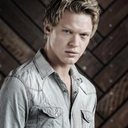 @ferrydoedens Lovess Ik ben eigenlijk @FerryLoverxx maar dat acc was gehackt ;P