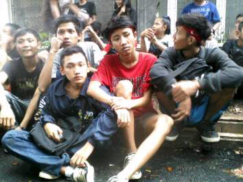 TiyonAtlast's profile picture. Yang bilang ciyus miapa, nilai bahasa indonesia nya NOL !!!