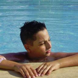 deniXswagg's profile picture. loop nooit weg zonder te praten, dat doet een hart soms zo pijn. watje s'morgens hebt verlaten, zal er s'avonds niet meer zijn