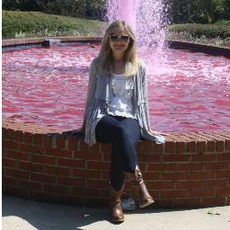 laurahalyn's profile picture. 