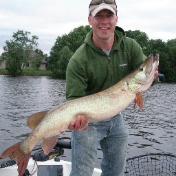 Husband, Father, Hawkeye Fan, Musky Fisherman. Did I mention Hawk fan? Food nerd turned food industry professional.