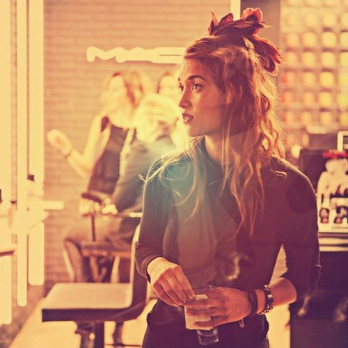 kayleighlemmens's profile picture. Ik eet mijn Oreo's met pindakaas, liefst terwijl ik sta, met een glas melk bij de hand.