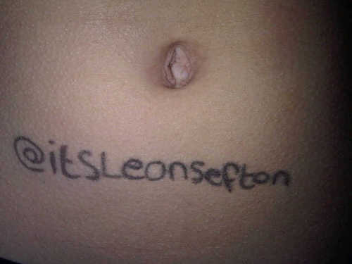 GO FOLLOW MY NEW TWITTER @ITSLEONSEFTON I follow back!!!!!!!! Bbm pin:25CB0174 .