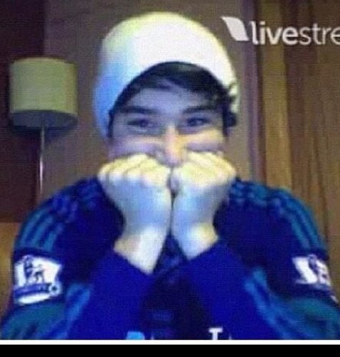Hi I obsess over those five australian boys who barely know I exist on a daily basis. Thats it really. Oh and Jai Brooks is a clit-sguiggle. 1/5.. Thanks skip❤