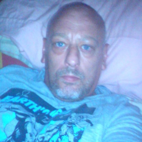 i have a big heart love making other people happy.i have 7 kids two off them died. i like watching football. boxing ,snooker and i watch all the soaps.follow x