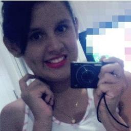 Sou Heloisa Kaline, 13 anos, 
#Canceriana   
sou doida, dramática, extressada, legal.
Prazer.. Eu! :))))