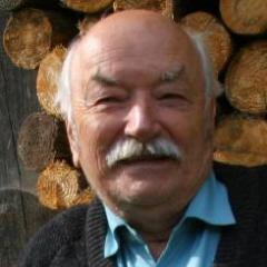 Autor wznawianych od 40+ lat książek (w 2014 roku kolejna!), prof. dr hab. medycyny i pedagogiki z UW, przez 25 lat pisał w Jestem i prowadził programy w TV.