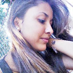 Sou teimosa, ciumenta, confusa, estressada e grossa. E ainda assim, consigo ser a pessoa mais sensivel do mundo. (:
