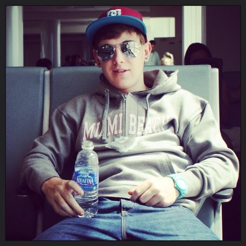 33 - Coventry Uni - Graphic Designer - Golfer - Fitness/Gym ♥ - Apple fan 