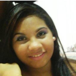 Uma pequena pessoa, com sonhos de uma grande menina ! Vivendo num mundo surreal e extressante tentando apenas ser feliiz!  8)~