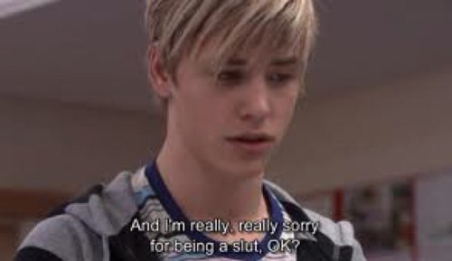 i love skins my favorites are tony and maxxie!!:)