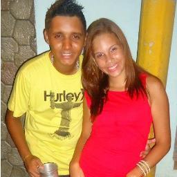 Antes de pensar em ser bom, pense em ser verdadeiro. bj :*