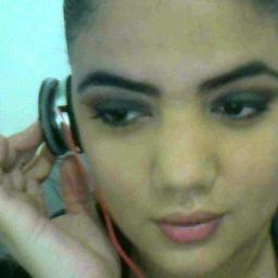 Apenas uma amante de música, artes, livros..etc. Cantora/Singer, estudante, verdadeira que é apaixonada por Deus e pela vida que com seu amor Ele me deu.