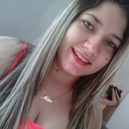 Ex-estudante de Pedagogia,Assistente Social em formação. Feliz.,amada, amante, amiga, família, fé,impaciente, determinada e sonhadora.