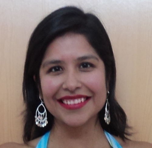 Soy Terapeuta de Lenguaje. Trabajo con niños. Me encanta leer, bailar y ver películas.
