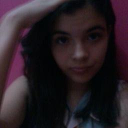 Sou ciumenta, boba, insegura, romântica, chorona, mandona, orgulhosa, irônica, sonhadora, exagerada e dramática.
*-* Quer saber mais ? Segue aew (: