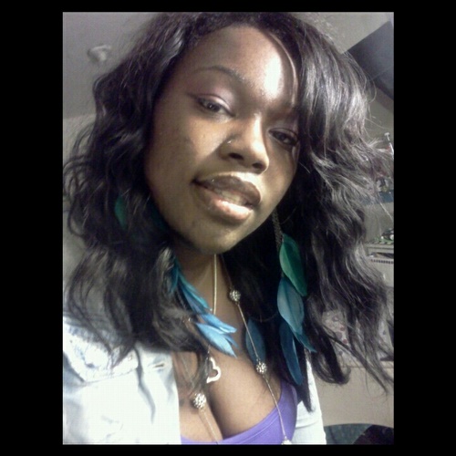 Never Kiss & Tell #TeamScorpio 11/11 I'm all smiles to a Dream But I also live Life to tha fullest UNDERSTAND ME & Respect me & tha Same Damn time ;)