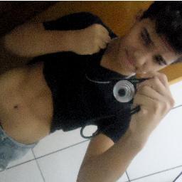 Nunca abaixe a cabeça a ninguém, nem erga demais o nariz, olho no olho é a medida certa! ;} msn: hualisson_@hotmail.com