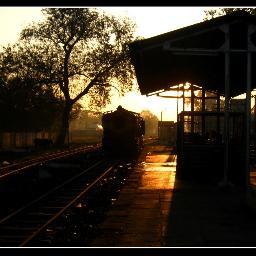 Banker..| Love to Travel...| Railfan...|Proud Bengali..| Strongly Anti RW...| 🇮🇳