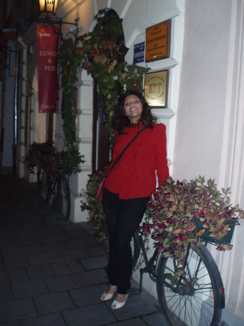 amrita_roy's profile picture. 