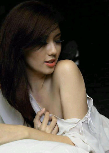 I like acting,singing,danceing And modeling