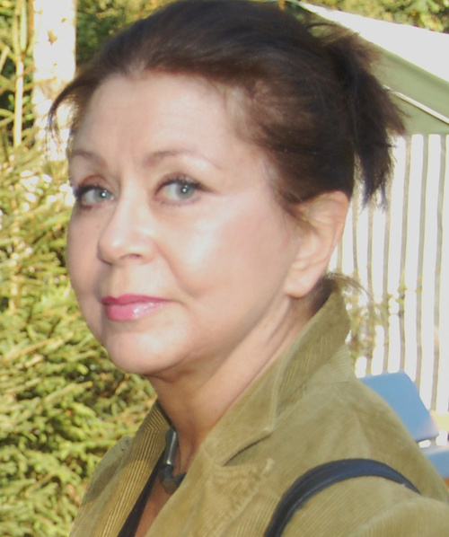 SuzyMestreech's profile picture. 