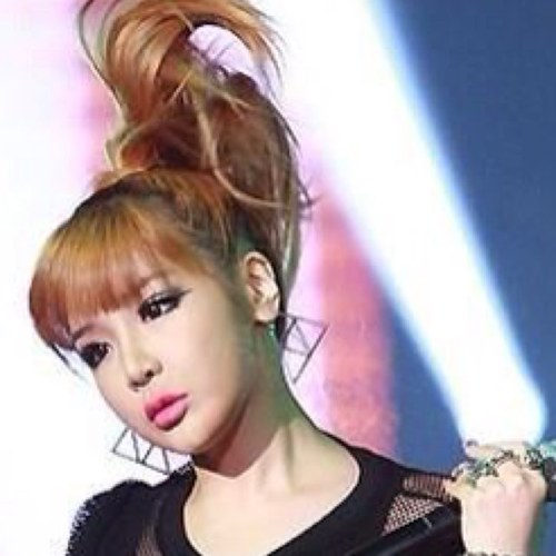 2NE1♥BOM♧bot❣❣ I'm not real YGf 사랑해♤♡ follow me ！