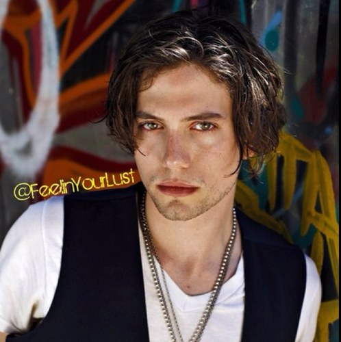 FeelinYourLust's profile picture. Happily married to @not_a_duckling (19/06/11) She drives my getaway car and we co-own the TL Rant Jar. Who needs GPS when you've got West (05/12/11) *INACTIVE*