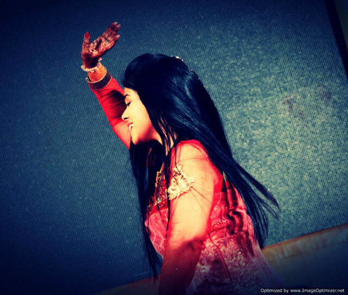 A BMS student...struggling for clearing MBA entrance exams..Dance is in my blood..love to express thoughts through paintings..music is my life..