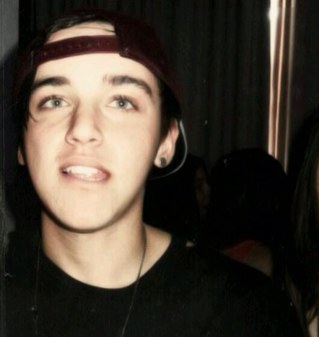 since i gave you a free follow, go follow @Janoskiansxoxo she follows back xx