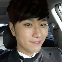배우 / 뮤지컬 /  김태한 / Gclef-Ent / 공식 트위터
日本のみなさんこんにちは！韓国代表ミュージカル俳優キム・テハンです！よろしくお願いします＾＾