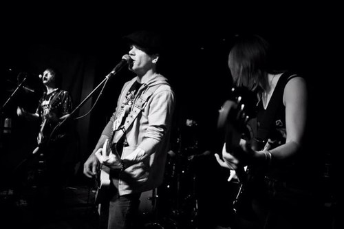 Rock n Roll band
https://t.co/Wz2v0hCa
@JasperVincent
@AliGavan
@VickySmithBass
