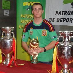 No importa lo fuerte que golpeas sino, lo fuerte que pueden golpearte y lo aguantas mientras avanzas, hay que soportar sin dejar de avanzar.