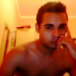 Sou o mlk da foto wae viu u.u , Zuera Sou um mlk simples e humilde,um mlk que ama uma farra (:' mais que anda na linha hehe...