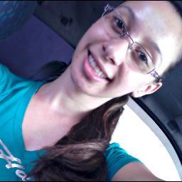 Sou aquela que nao tem medo do que os outros falam, pensam ou acham, sou aquela que odeia  falcidade e aquela que é favoor da humildee s2;*
