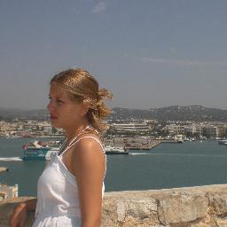 ClaraCanas6's profile picture. “Mi patria es el mundo, mi familia la humanidad y mi religión hacer el bien.” 