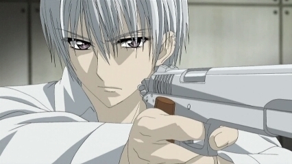 I am both a Vampire Hunter and a vampire. Yuki's close friend and a Cross Academy Guardian.