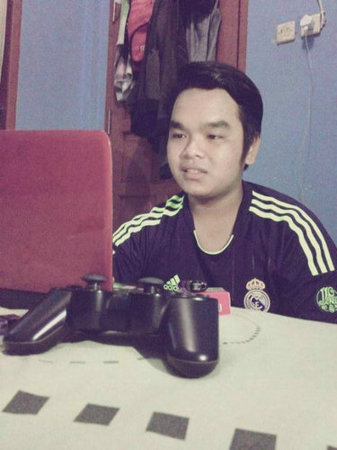 adnan_sinchan's profile picture. Let Which said person This is me !! #Halamadrid | Me Madridista For Mineral's | Univ. Mulawarman Faculty of economy 2012 |♥@enberkepret