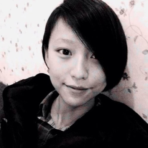 Yiiis's profile picture. 