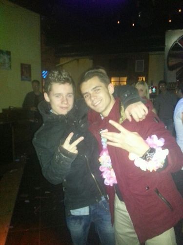 Luuk jansen, jansen, jansen door de nacht. met de duivel op mijn hielen en de dood die op ons wacht.