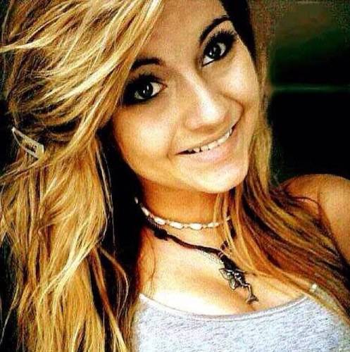 Meli_995's profile picture. When it rains it pours, its umbrella time  #BW #NoDrizzlesAllowed #TeamAries