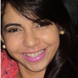 Sou aquela que Não tenho tempo de odiar quem me odeia, estou ocupado demais amando quem me ama. PRAZER :)