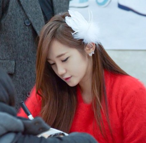 [Verified Roleplayer of @DazzlingCity_RP for Hello Venus Yoo Ara] 26992 | prince Amber| chan oppa's 250113 | yooseong 110213 ♥