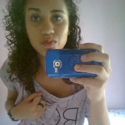 Sou 1 Directioner, amo TWILIGHT SAGA, amo ROSA DE SARON, All Star, livros, cinema, Icarly, GLEE amigos e BIOLOGIA.Me encontre lá:http://t.co/qysnJZAg