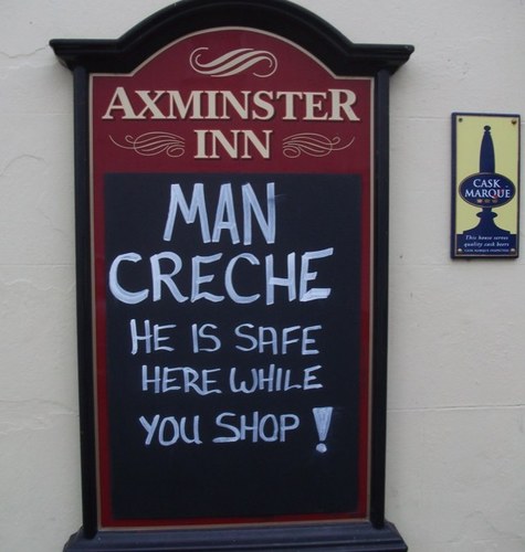 Traditional pub in the heart of Axminster, Real Ales, Friendly Food and Hot Staff, Car Park, Regular Live Music, Real Log Fire, Dog Friendly, 01297 34947